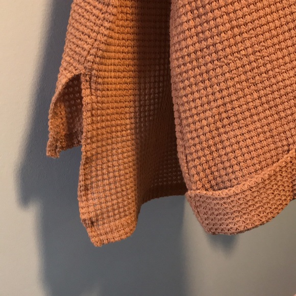 She + Sky Autumn thermal knit top. Camel. Size L - Picture 3 of 4